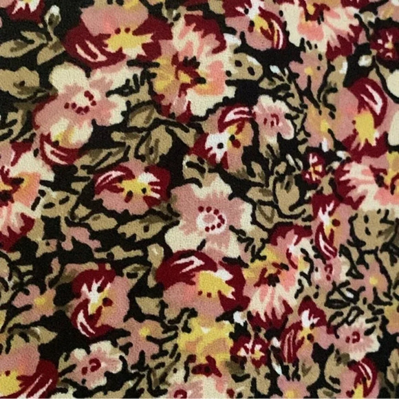 Devoted Ditsy Floral Dress - Picture 9 of 11